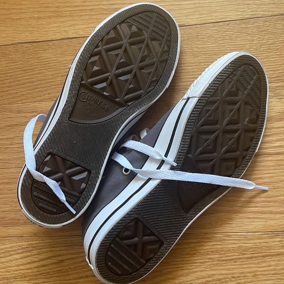 Converse - Picture 2 of 3